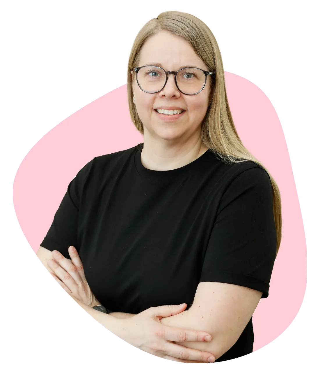 Seinällä oleva valkotaulu ja tusseja. Taulussa on joukkuepelien taktiikkataulun kaltaisia kuvioita ja teksti: OAJ:n jäsenenä et pelaa yksin